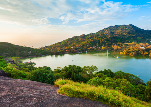 Where to Travel to escape scorching heat of Summers??