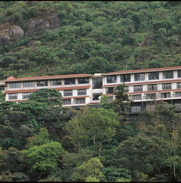 Abad Copper Castle Resort Munnar