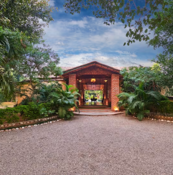 Acorn Hideaway Resort & Spa