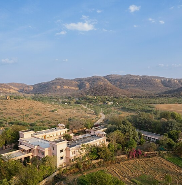 Hotel Dev Vilas
