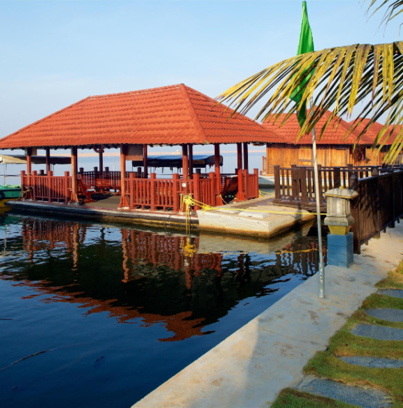 Poovar Island Resort