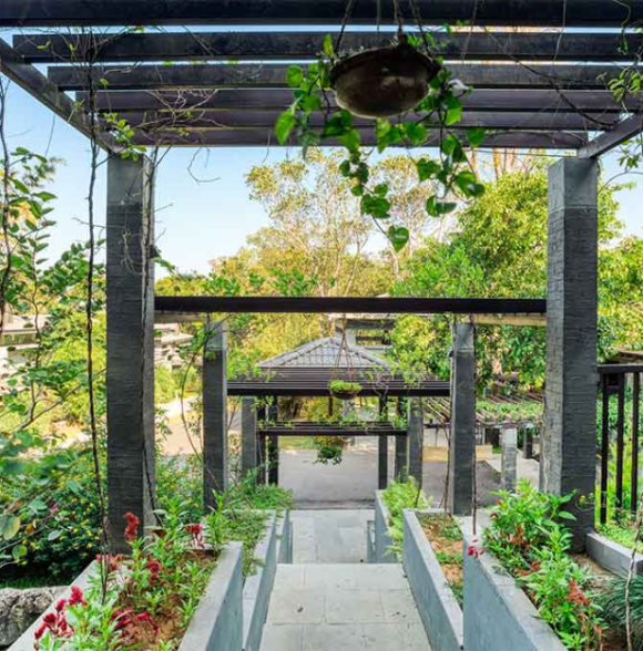 The Mountain Courtyard
